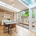 Kozyguru Balmain Charming 3 Room Cottage