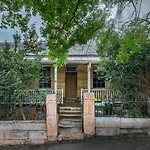 Kozyguru Balmain Charming 3 Room Cottage