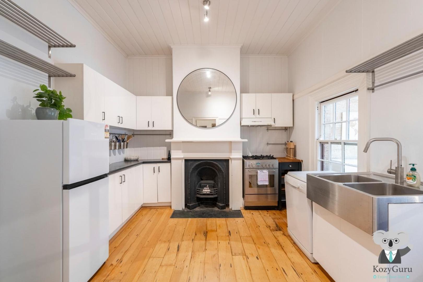Apartment Kozyguru Balmain Charming 3 Sydney